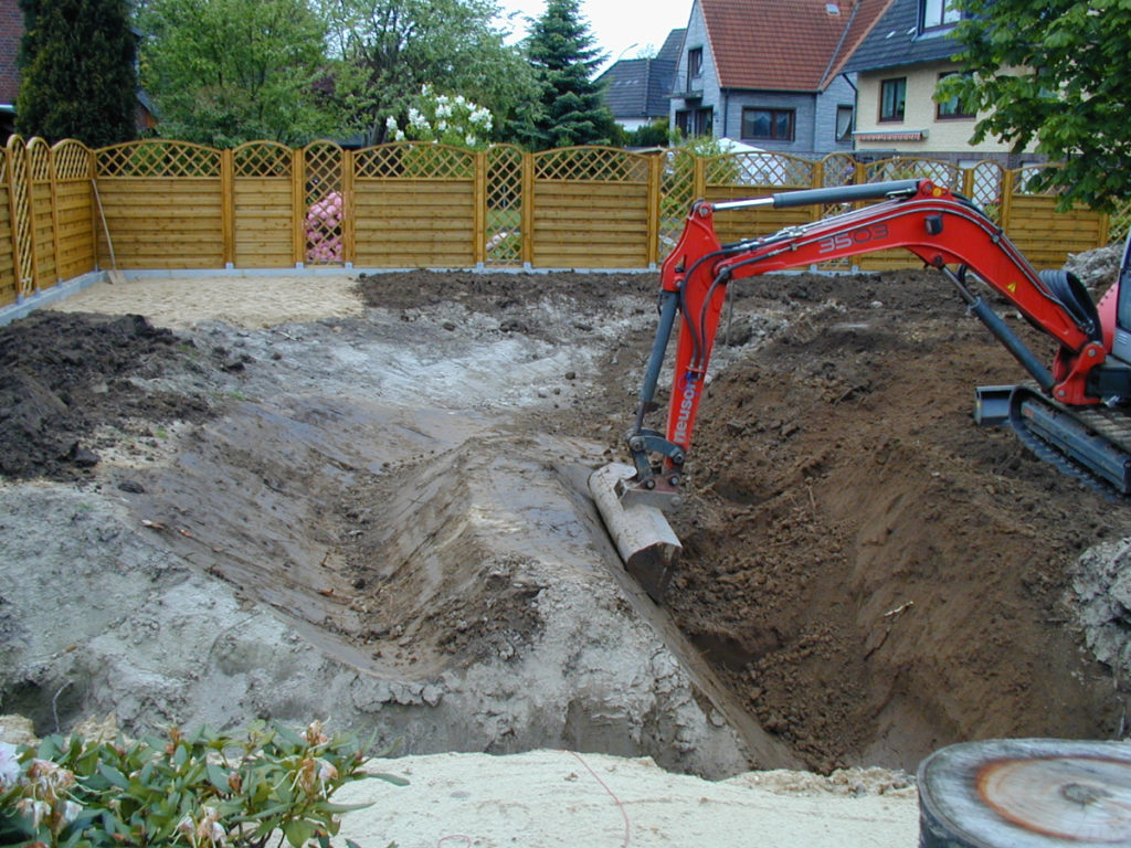 Erdaushub für Schwimmteich: Hamburg Selbstbau-Projekt