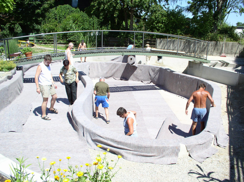 Schwimmteich im Bau