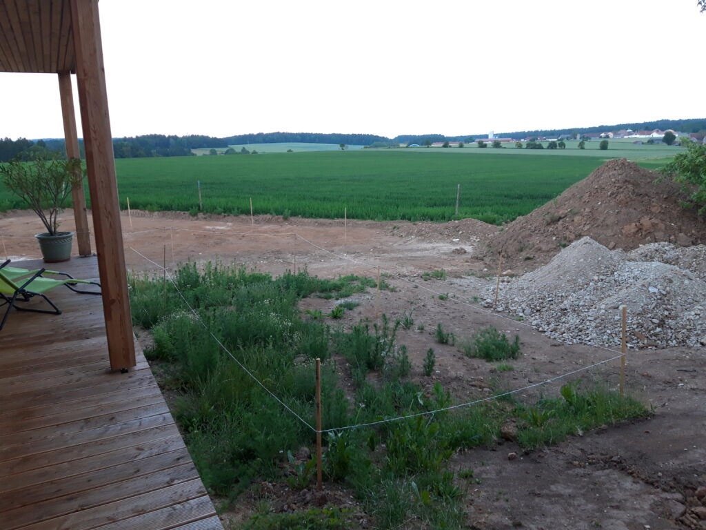 Gartenbereich wo der Schwimmteich ensteht