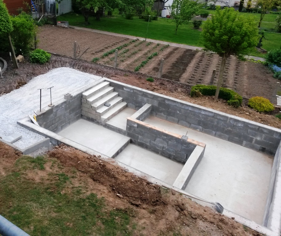 Teiche im Rohbau mit Mauern und Beton Mielke’s Naturbadeteich