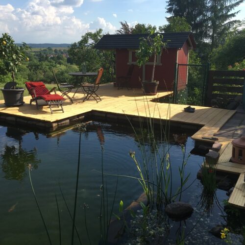 Schwimmteich bei Gießen mit grandiosem Ausbllick in die Landschaft